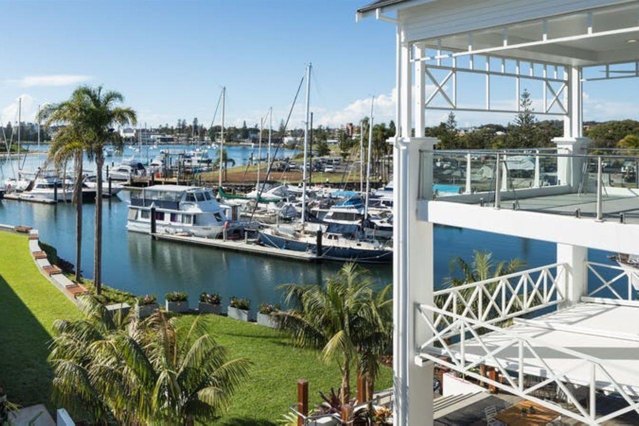 Отель Sails Port Macquarie By Rydges Экстерьер фото