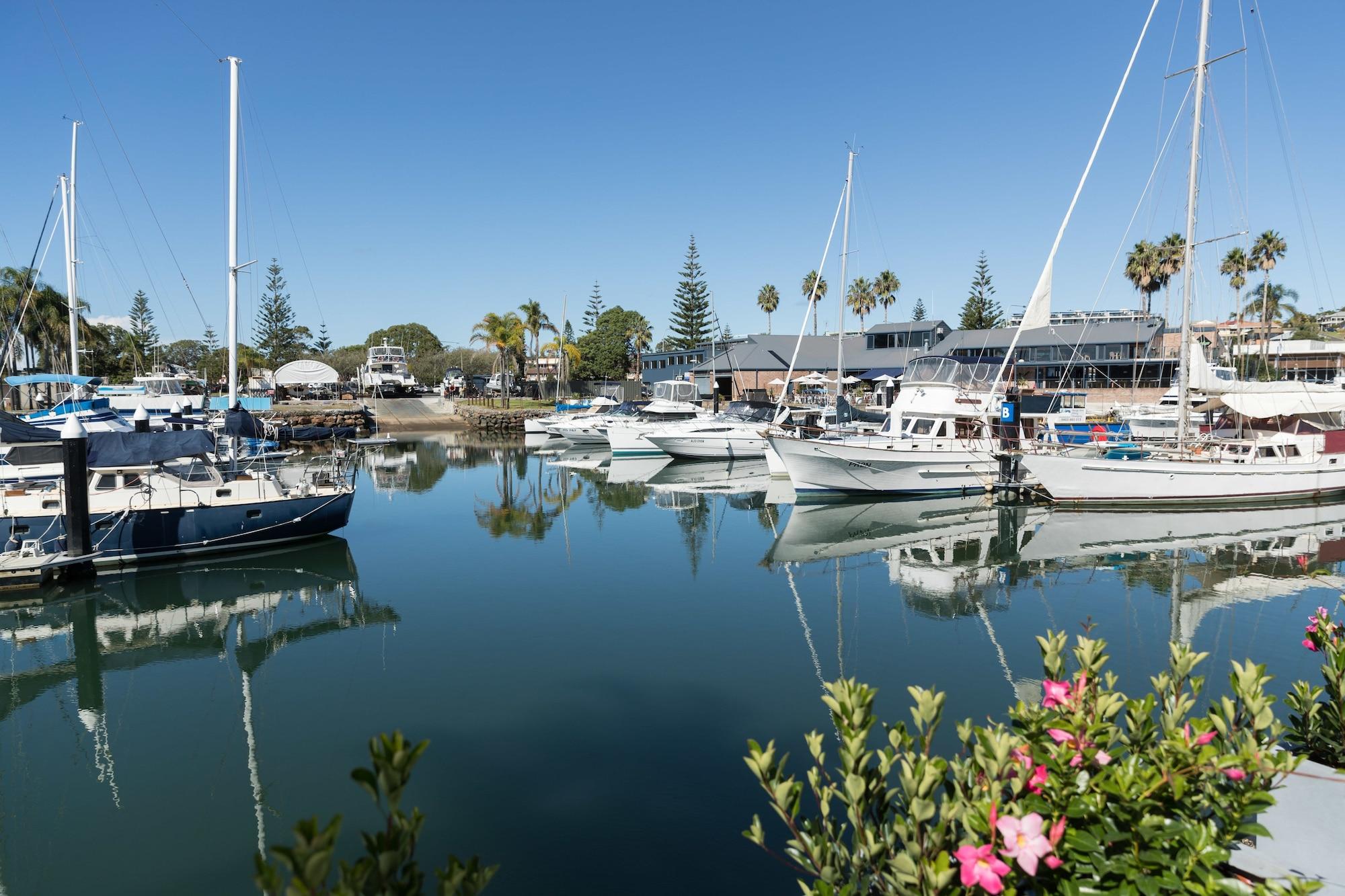 Отель Sails Port Macquarie By Rydges Экстерьер фото