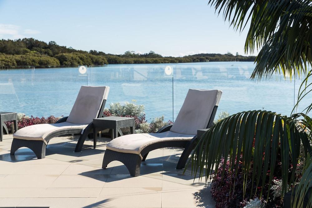 Отель Sails Port Macquarie By Rydges Экстерьер фото